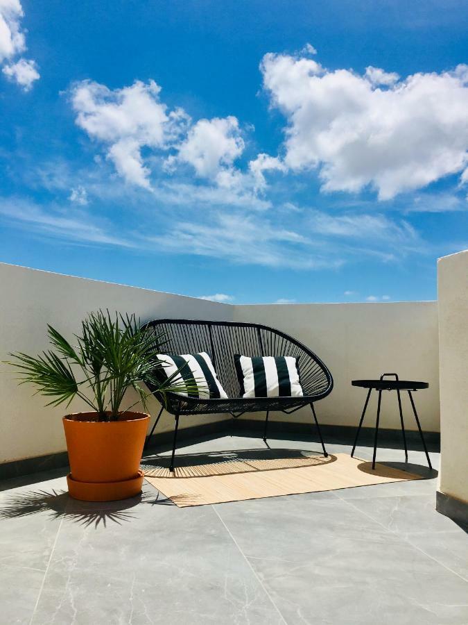 Deluxe Penthouse Charming Location Rooftop Views * Marsaxlokk